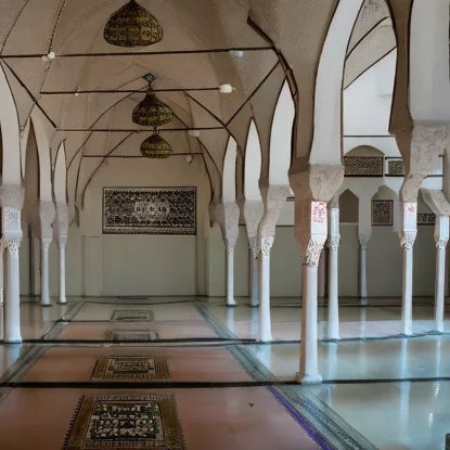 Почему в Исламе соблюдают тишину в мечети